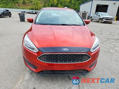 Piąte zdjęcie samochodu w środku: 2018 FORD FOCUS SE VIN:1FADP3F29JL286234 - miniatura