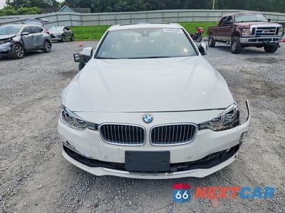 Piąte zdjęcie samochodu w środku: 2016 BMW 3ER 328 XI SULEV VIN:WBA8E3G56GNU00419 - miniatura