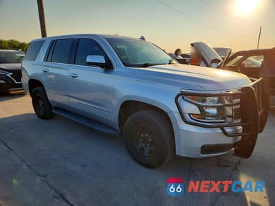 Czwarte zdjęcie samochodu z boku: 2018 CHEVROLET TAHOE POLICE VIN:1GNLCDEC6JR228555 - miniatura