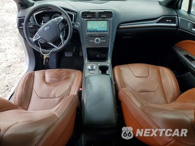 Zdjęcie 8 z 13 samochodu: 2020 FORD FUSION TITANIUM VIN:3FA6P0K93LR174575 - miniatura