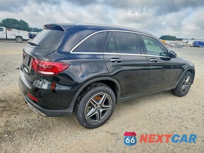 Trzecie zdjęcie samochodu z tyłu: 2021 MERCEDES-BENZ GLC 300 4MATIC VIN:W1N0G8EB7MV293854 - miniatura