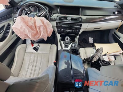 Zdjęcie 8 z 12 samochodu: 2016 BMW M5 VIN:WBSFV9C5XGG343609 - miniatura