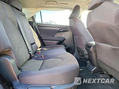 Zdjęcie 10 z 12 samochodu: 2022 TOYOTA HIGHLANDER LE VIN:5TDZZRAH6NS139382 - miniatura