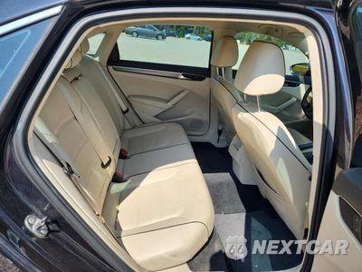 Zdjęcie 10 z 12 samochodu: 2017 VOLKSWAGEN PASSAT R-LINE VIN:1VWDT7A39HC080867 - miniatura