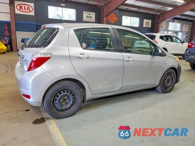 Trzecie zdjęcie samochodu z tyłu: 2013 TOYOTA YARIS 5-DOOR LE VIN:JTDKTUD3XDD543043 - miniatura