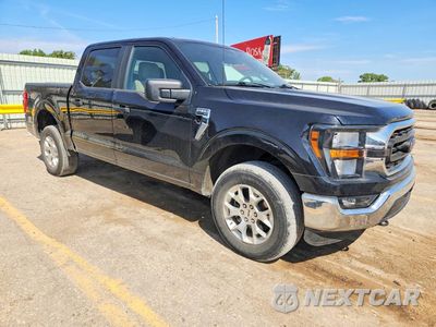 Czwarte zdjęcie samochodu z boku: 2023 FORD F150 SUPERCREW VIN:1FTFW1E85PKE14595 - miniatura