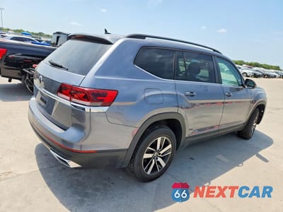 Trzecie zdjęcie samochodu z tyłu: 2022 VOLKSWAGEN ATLAS SE VIN:1V2DP2CA2NC516104 - miniatura
