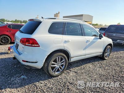 Trzecie zdjęcie samochodu z tyłu: 2013 VOLKSWAGEN TOUAREG V6 TDI VIN:WVGEP9BP8DD007501 - miniatura