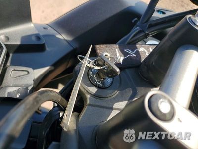 Zdjęcie 8 z 9 samochodu: 2010 YAMAHA FZ6 R VIN:JYARJ18E0AA005989 - miniatura