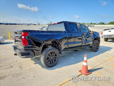 Trzecie zdjęcie samochodu z tyłu: 2024 CHEVROLET SILVERADO K1500 RST VIN:1GCUDEE85RZ242468 - miniatura