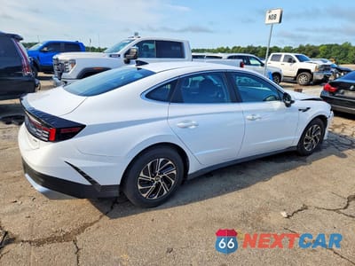 Trzecie zdjęcie samochodu z tyłu: 2026 HYUNDAI SONATA HYBRID BLUE VIN:KMHL24JJXTA156241 - miniatura