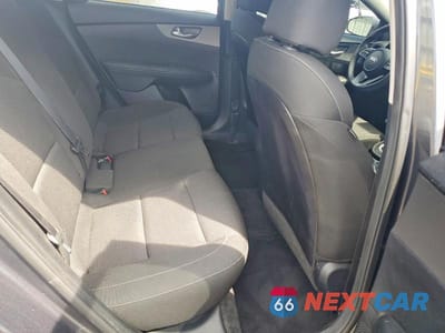 Zdjęcie 10 z 12 samochodu: 2019 KIA FORTE FE VIN:3KPF24AD1KE106822 - miniatura