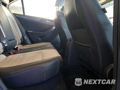 Zdjęcie 10 z 12 samochodu: 2016 VOLKSWAGEN JETTA SPORT VIN:3VWD17AJ0GM413832 - miniatura