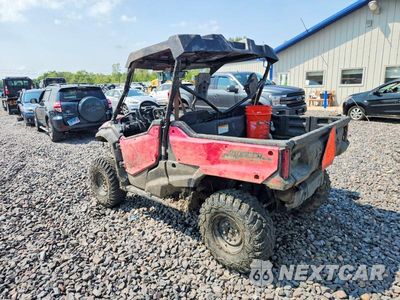 Trzecie zdjęcie samochodu z tyłu: 2018 HONDA SXS1000 UTILITY VEHICLE VIN:1HFVE04A7J4202201 - miniatura