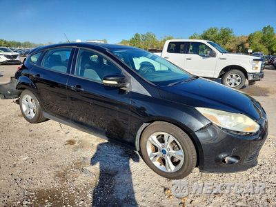 Czwarte zdjęcie samochodu z boku: 2013 FORD FOCUS SE VIN:1FADP3K27DL221439 - miniatura