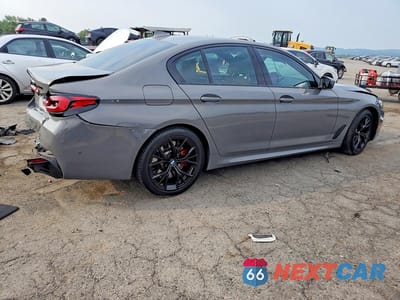 Trzecie zdjęcie samochodu z tyłu: 2021 BMW 540 XI VIN:WBA73BJ06MWX11024 - miniatura