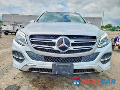 Piąte zdjęcie samochodu w środku: 2017 MERCEDES-BENZ GLE 350 4MATIC VIN:4JGDA5HB8HA815016 - miniatura