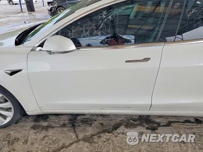 Zdjęcie 7 z 12 samochodu: 2018 TESLA MODEL 3 VIN:5YJ3E1EA5JF025145 - miniatura