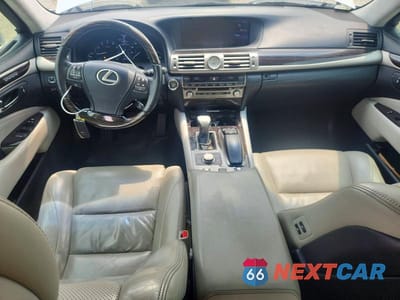 Zdjęcie 8 z 12 samochodu: 2015 LEXUS LS 460 VIN:JTHBL5EF7F5137425 - miniatura