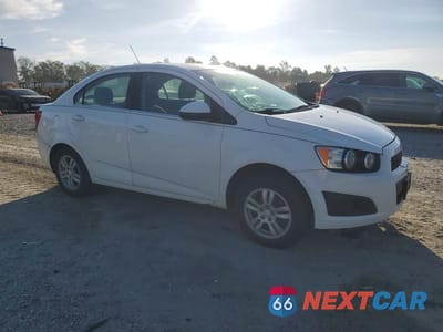 Czwarte zdjęcie samochodu z boku: 2015 CHEVROLET SONIC LT VIN:1G1JC5SH7F4163492 - miniatura