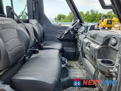 Piąte zdjęcie samochodu w środku: 2024 POLARIS RANGER XP 1000 UTILITY VEHICLE VIN:4XARSY99XR8091642 - miniatura