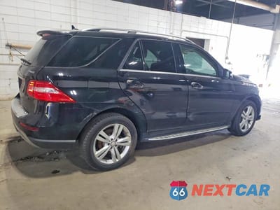 Trzecie zdjęcie samochodu z tyłu: 2013 MERCEDES-BENZ ML 350 4MATIC VIN:4JGDA5HB5DA248855 - miniatura