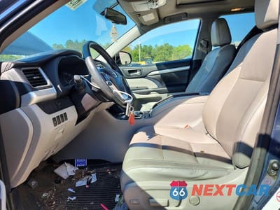 Zdjęcie 7 z 13 samochodu: 2016 TOYOTA HIGHLANDER XLE VIN:5TDJKRFH7GS504035 - miniatura