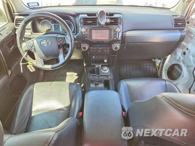 Zdjęcie 8 z 14 samochodu: 2019 TOYOTA 4RUNNER SR5 VIN:JTEBU5JR1K5629436 - miniatura