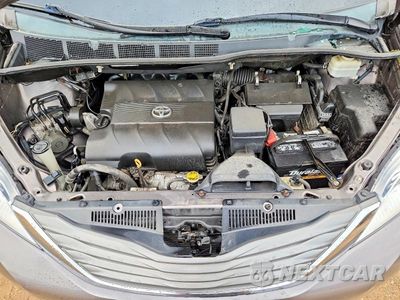 Zdjęcie 12 z 13 samochodu: 2013 TOYOTA SIENNA XLE 8-PASSENGER VIN:5TDYK3DC5DS370883 - miniatura