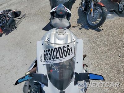 Piąte zdjęcie samochodu w środku: 2018 YAMAHA YZFR6 VIN:JYARJ28E8JA002702 - miniatura