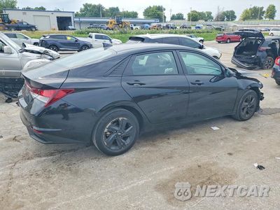 Trzecie zdjęcie samochodu z tyłu: 2021 HYUNDAI ELANTRA SEL VIN:KMHLM4AG6MU118178 - miniatura