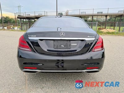 Zdjęcie 13 z 14 samochodu: 2018 MERCEDES-BENZ S 560 4MATIC VIN:WDDUG8GB9JA419498 - miniatura