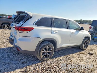 Trzecie zdjęcie samochodu z tyłu: 2019 TOYOTA HIGHLANDER LE VIN:5TDZARFH9KS061367 - miniatura