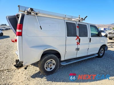 Trzecie zdjęcie samochodu z tyłu: 2015 GMC SAVANA G2500 UTILITY / SERVICE VAN VIN:1GTW7FCF1F1906864 - miniatura