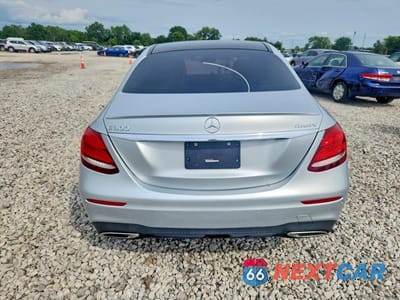 Zdjęcie 6 z 12 samochodu: 2018 MERCEDES-BENZ E 300 4MATIC VIN:WDDZF4KB3JA343964 - miniatura