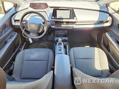 Zdjęcie 8 z 13 samochodu: 2024 TOYOTA PRIUS LE VIN:JTDACAAU0R3021140 - miniatura