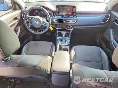 Zdjęcie 8 z 13 samochodu: 2021 KIA SELTOS S VIN:KNDEUCAA0M7042653 - miniatura