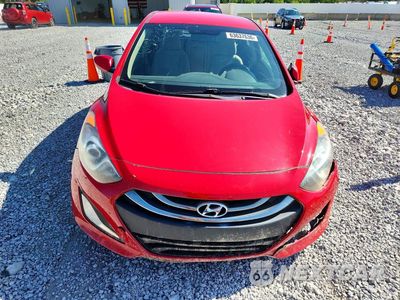 Piąte zdjęcie samochodu w środku: 2013 HYUNDAI ELANTRA GT BASE VIN:KMHD35LE5DU063277 - miniatura