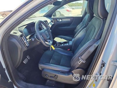 Zdjęcie 7 z 12 samochodu: 2021 VOLVO XC40 T5 R-DESIGN VIN:YV4162UMXM2605551 - miniatura