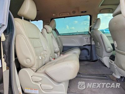 Zdjęcie 11 z 13 samochodu: 2018 TOYOTA SIENNA XLE 8-PASSENGER VIN:5TDYZ3DC7JS959098 - miniatura