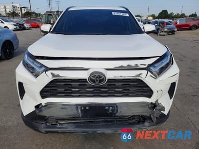 Piąte zdjęcie samochodu w środku: 2025 TOYOTA RAV4 HYBRID XLE VIN:JTMRWRFV3SD333026 - miniatura