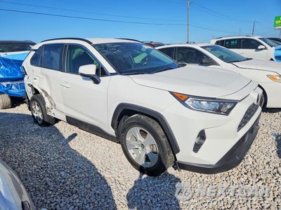 Czwarte zdjęcie samochodu z boku: 2020 TOYOTA RAV4 XLE VIN:JTMW1RFV8LD056179 - miniatura