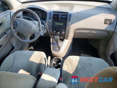 Zdjęcie 8 z 14 samochodu: 2005 HYUNDAI TUCSON GLS VIN:KM8JN72D25U083375 - miniatura
