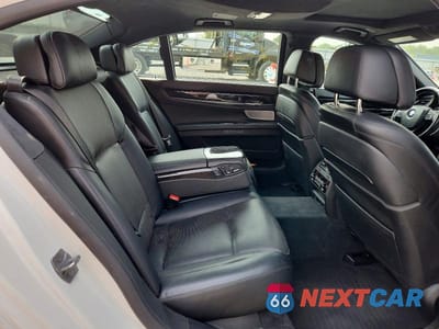 Zdjęcie 10 z 12 samochodu: 2015 BMW 750 LXI VIN:WBAYF8C5XFD655160 - miniatura