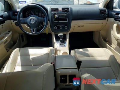 Zdjęcie 8 z 12 samochodu: 2010 VOLKSWAGEN JETTA SE VIN:3VWRX7AJ0AM046040 - miniatura