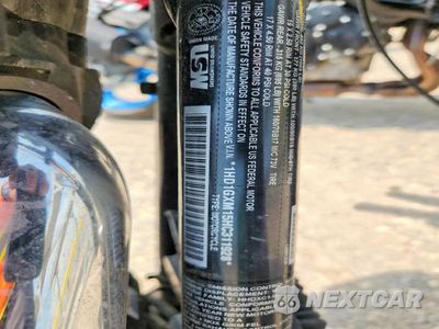 Zdjęcie 8 z 8 samochodu: 2017 HARLEY-DAVIDSON FXDB DYNA STREET BOB VIN:1HD1GXM15HC311928 - miniatura