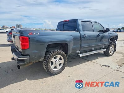 Trzecie zdjęcie samochodu z tyłu: 2019 CHEVROLET SILVERADO K2500 HEAVY DUTY LT VIN:1GC1KSEY6KF193389 - miniatura