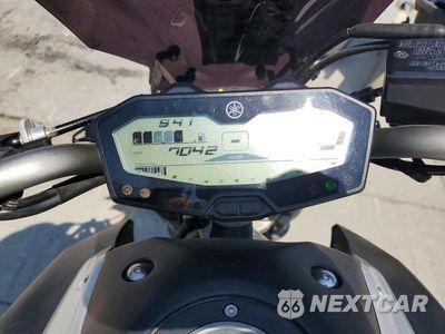 Zdjęcie 7 z 9 samochodu: 2017 YAMAHA FZ07 VIN:JYARM06E3HA011610 - miniatura