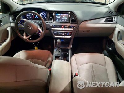 Zdjęcie 8 z 13 samochodu: 2018 HYUNDAI SONATA SE VIN:5NPE24AF0JH667827 - miniatura