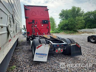 Drugie zdjęcie samochodu z przodu: 2019 FREIGHTLINER CASCADIA 126 SEMI TRUCK VIN:3AKJHHDR2KSKF3612 - miniatura